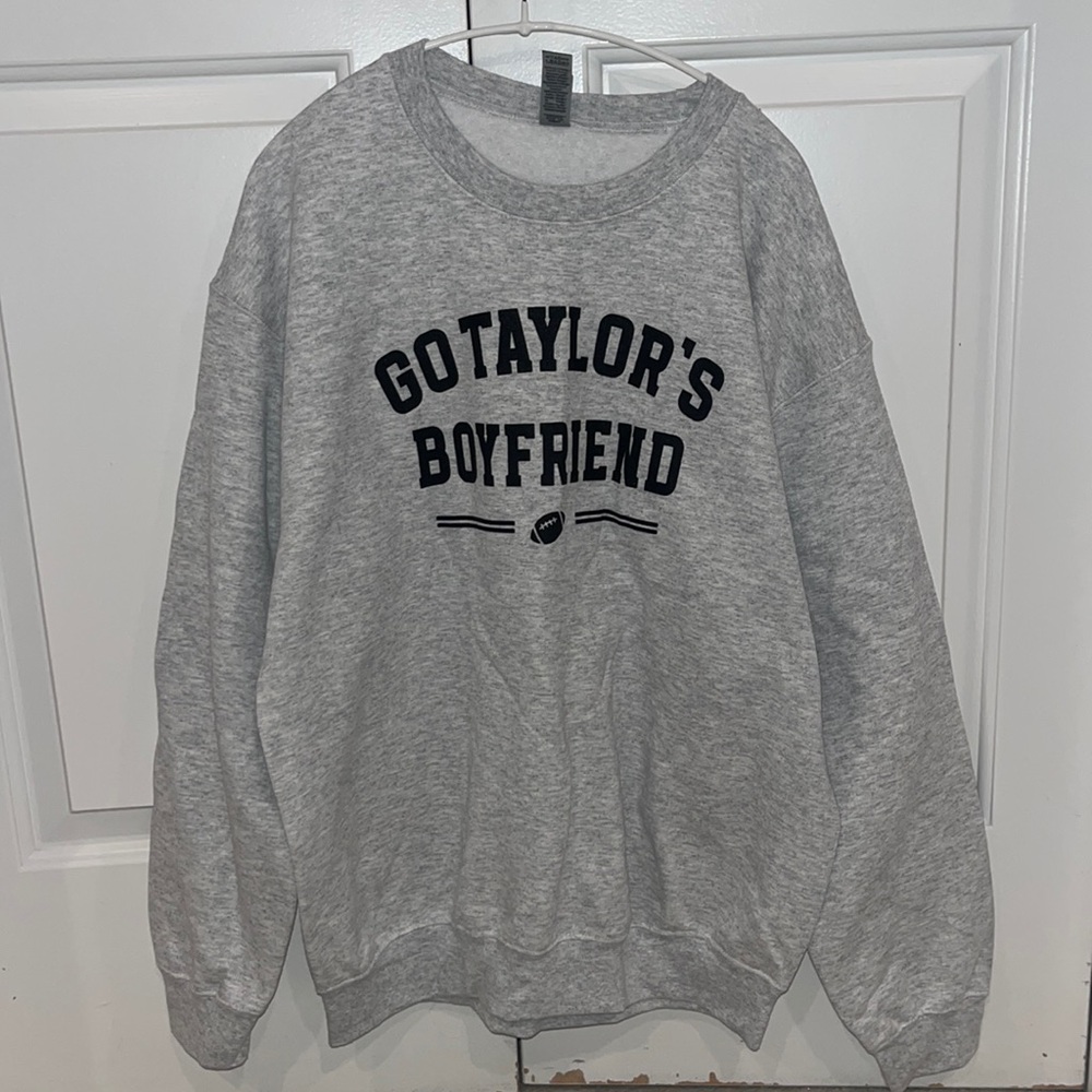 “Go Taylor’s Boyfriend” Travis Kelce and Taylor Swift inspired crewneck. Size M